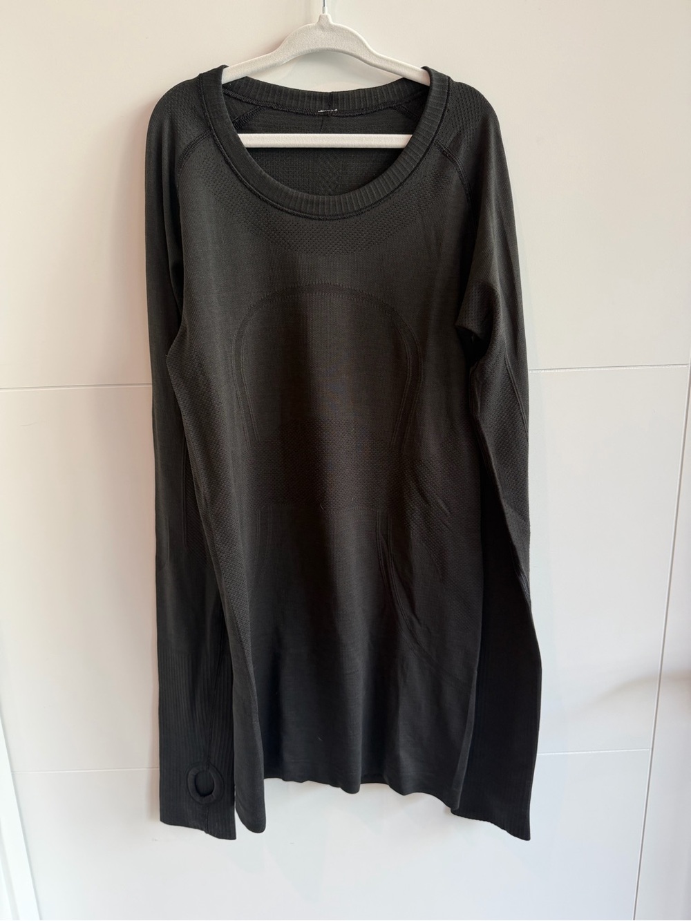 Lululemon Run Swiftly Top (NEVER WORN)